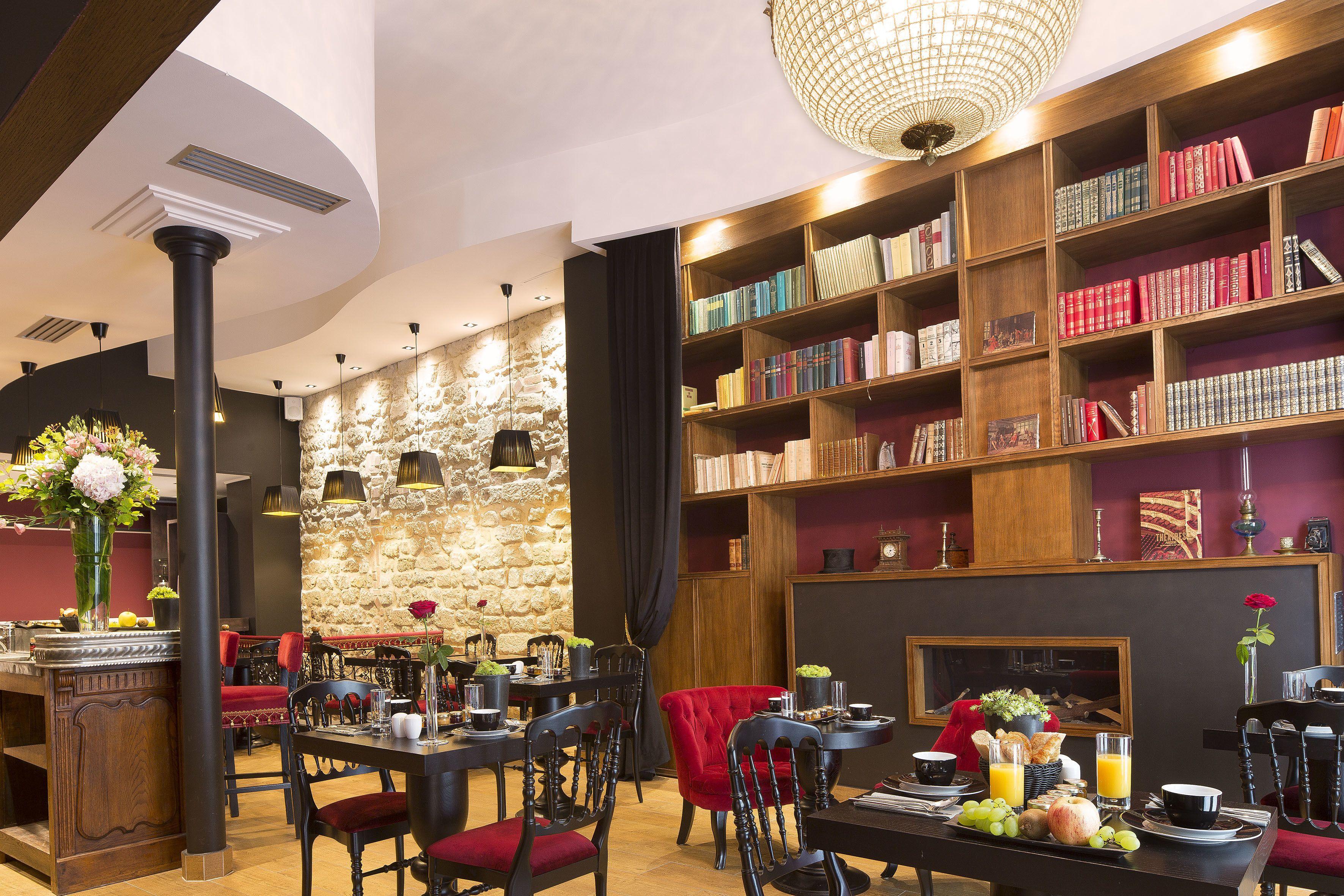 Les Théâtres Hotel