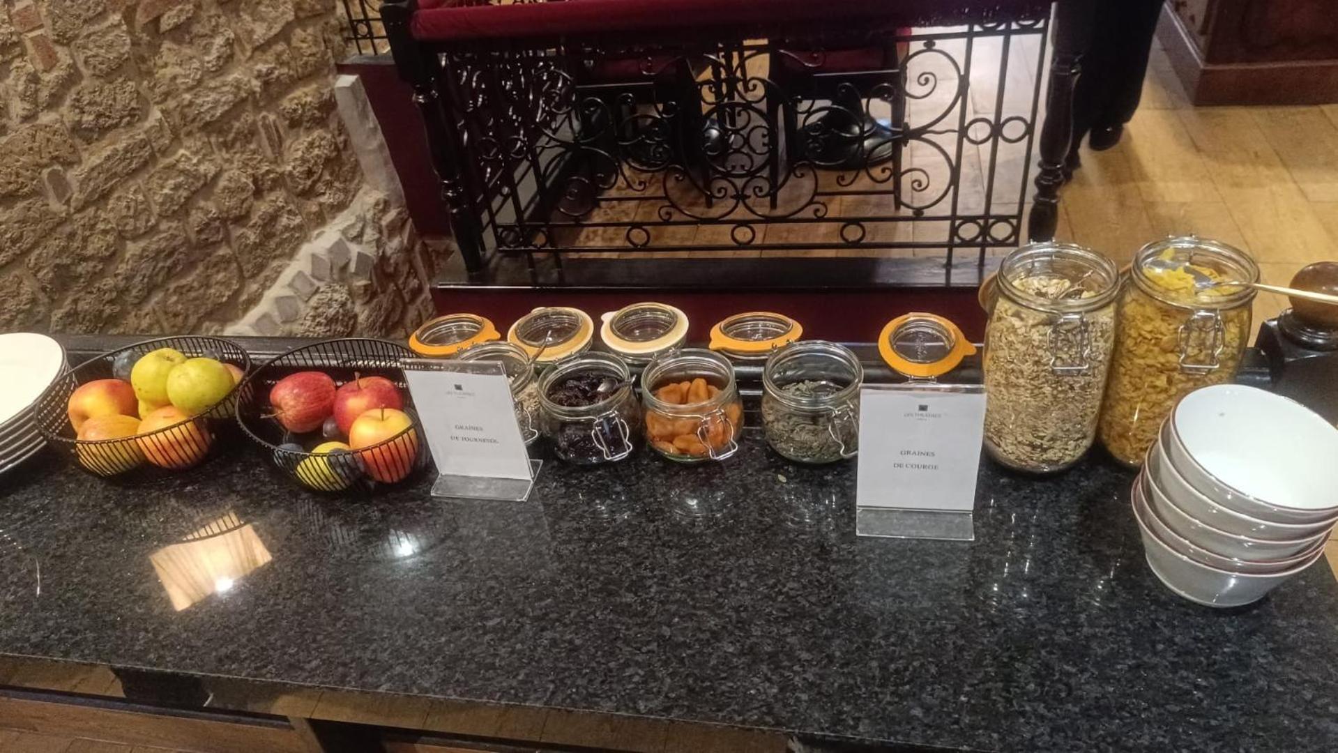 Les Théâtres