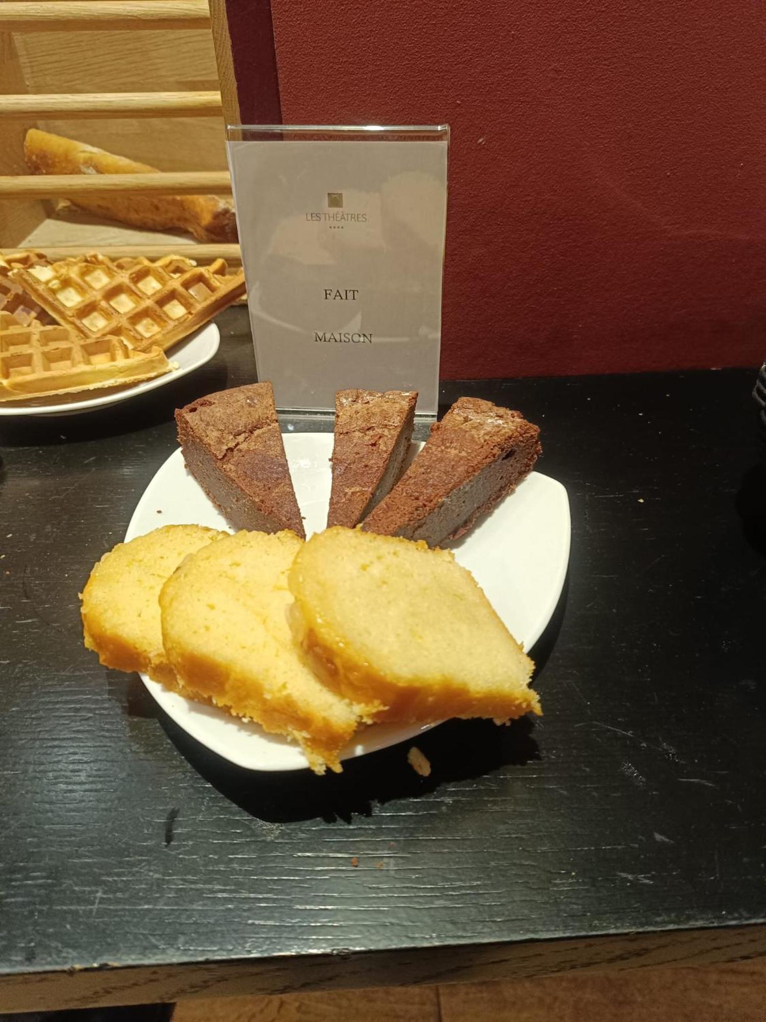 Les Théâtres