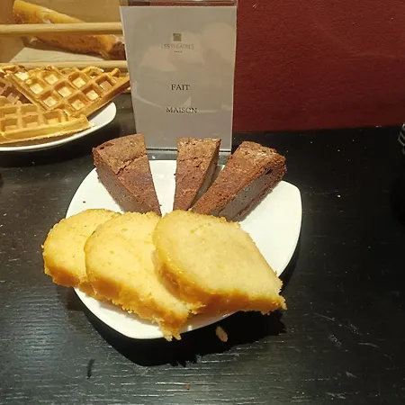 Les Théâtres